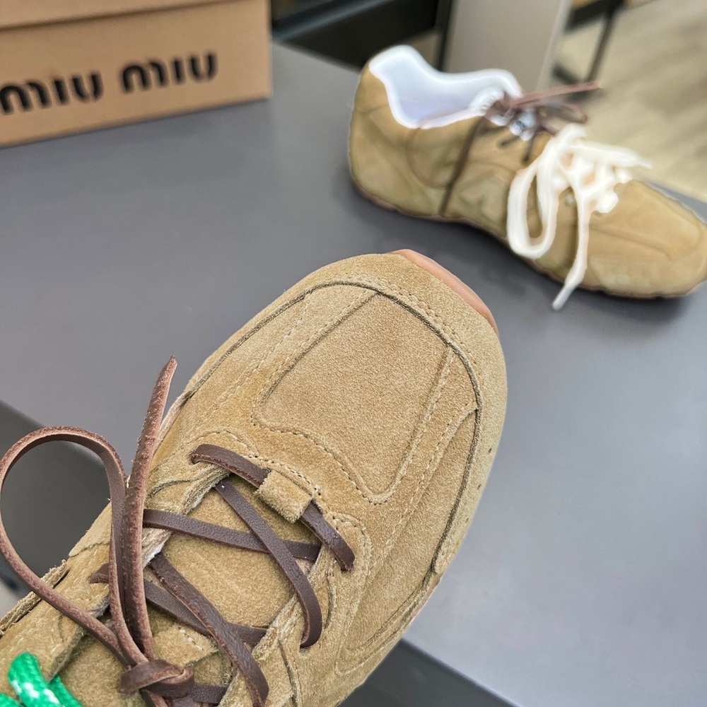 Miu Miu × New Balance Co-Branded Retro Sneakers - Picture 5 of 7